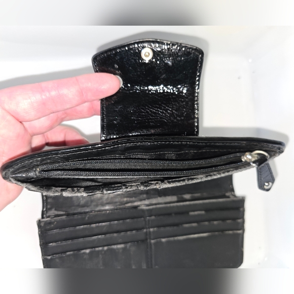 Signature Coach Wallet- 100% Authentic, black with silver, bifold - Picture 5 of 14